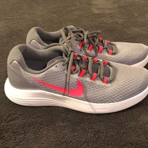 Nike Lunar Converge running shoes